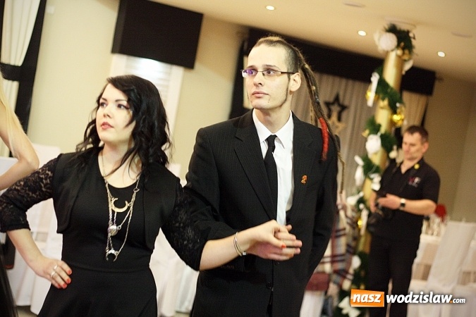 Zdjęcie w galerii na portalu naszwodzislaw.com: Piękne panie, przystojni panowie. Kolejna studniówka wodzisławskiego Tischnera wiadomości z regionu