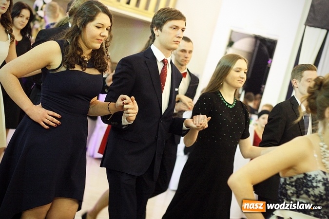 Zdjęcie w galerii na portalu naszwodzislaw.com: Piękne panie, przystojni panowie. Kolejna studniówka wodzisławskiego Tischnera wiadomości z regionu