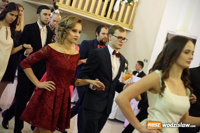 Zdjęcie w galerii na portalu naszwodzislaw.com: Piękne panie, przystojni panowie. Kolejna studniówka wodzisławskiego Tischnera wiadomości z regionu