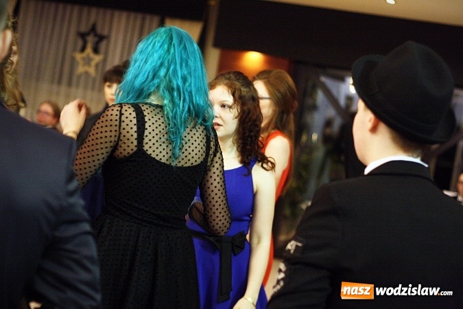 Zdjęcie w galerii na portalu naszwodzislaw.com: Piękne panie, przystojni panowie. Kolejna studniówka wodzisławskiego Tischnera wiadomości z regionu