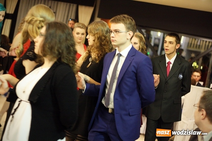 Zdjęcie w galerii na portalu naszwodzislaw.com: Piękne panie, przystojni panowie. Kolejna studniówka wodzisławskiego Tischnera wiadomości z regionu