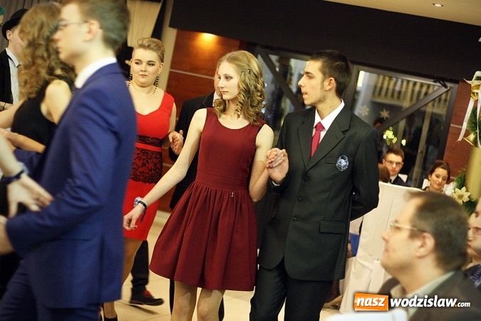 Zdjęcie w galerii na portalu naszwodzislaw.com: Piękne panie, przystojni panowie. Kolejna studniówka wodzisławskiego Tischnera wiadomości z regionu