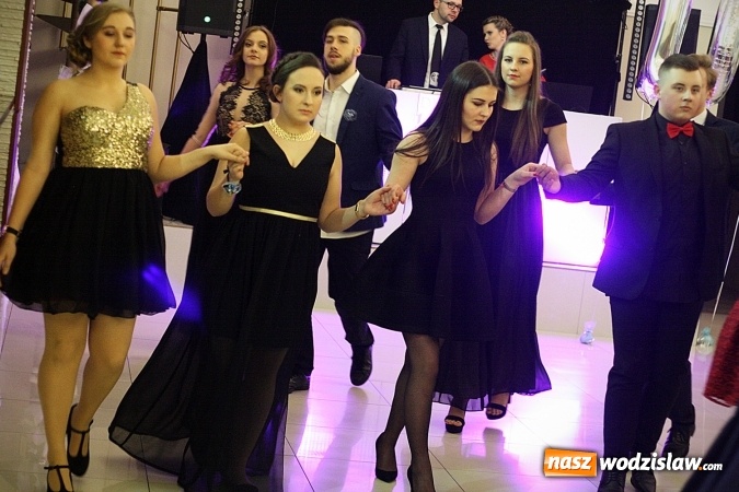 Zdjęcie w galerii na portalu naszwodzislaw.com: Piękne panie, przystojni panowie. Kolejna studniówka wodzisławskiego Tischnera wiadomości z regionu