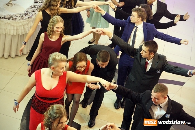 Zdjęcie w galerii na portalu naszwodzislaw.com: Piękne panie, przystojni panowie. Kolejna studniówka wodzisławskiego Tischnera wiadomości z regionu