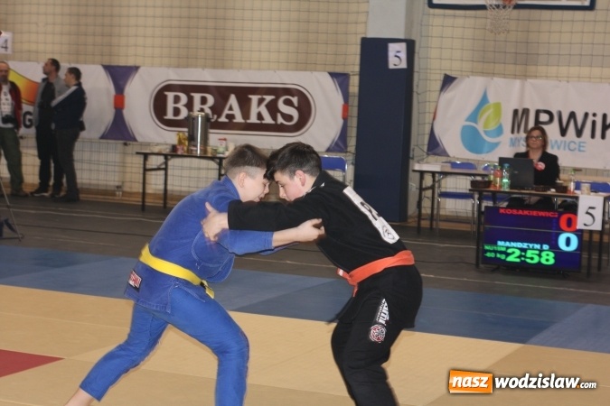 Zdjęcie w galerii na portalu naszwodzislaw.com: Zawodnicy wodzisławskiego Octagon Team z medalami Mistrzostw Polski  wiadomości z regionu