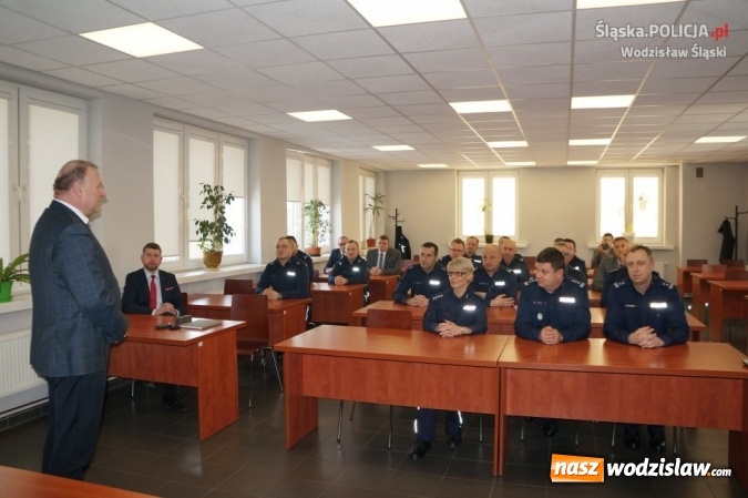 Zdjęcie w galerii na portalu naszwodzislaw.com: Policjanci podsumowali 2016 rok wiadomości z regionu