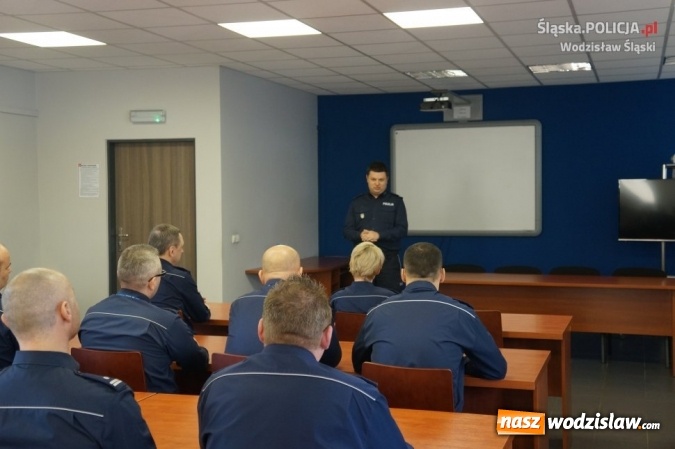 Zdjęcie w galerii na portalu naszwodzislaw.com: Policjanci podsumowali 2016 rok wiadomości z regionu