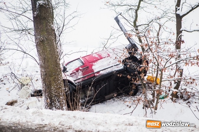 Zdjęcie w galerii na portalu naszwodzislaw.com: Wypadek na trasie Racib&oacute;rz-Lubomia. Zderzyły się dwa pojazdy wiadomości z regionu