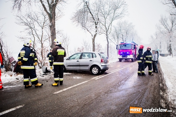 Zdjęcie w galerii na portalu naszwodzislaw.com: Wypadek na trasie Racib&oacute;rz-Lubomia. Zderzyły się dwa pojazdy wiadomości z regionu