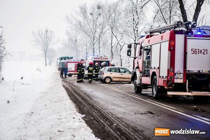 Zdjęcie w galerii na portalu naszwodzislaw.com: Wypadek na trasie Racib&oacute;rz-Lubomia. Zderzyły się dwa pojazdy wiadomości z regionu