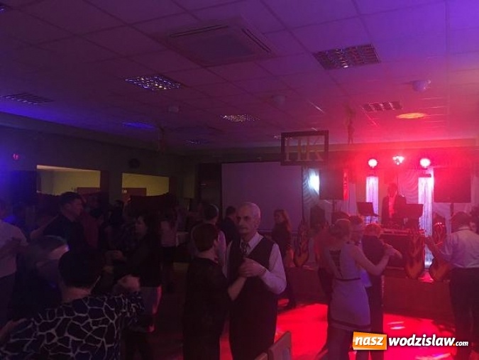 Zdjęcie w galerii na portalu naszwodzislaw.com: Rolnicy bawili się na tradycyjnej biesiadzie w Ośrodku Kultury w Połomi wiadomości z regionu