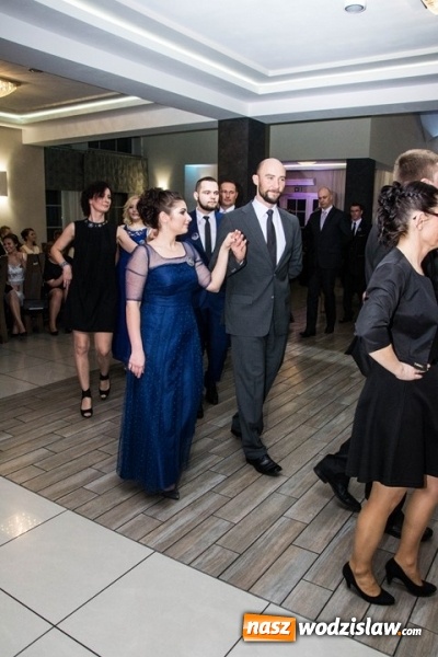 Zdjęcie w galerii na portalu naszwodzislaw.com: Tak na swojej studni&oacute;wce bawią się uczniowie LO w Rydułtowach wiadomości z regionu