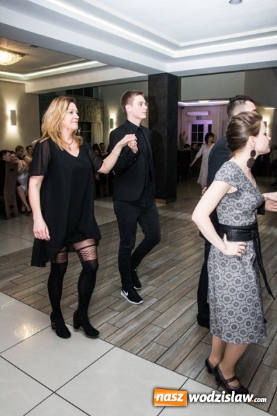 Zdjęcie w galerii na portalu naszwodzislaw.com: Tak na swojej studni&oacute;wce bawią się uczniowie LO w Rydułtowach wiadomości z regionu