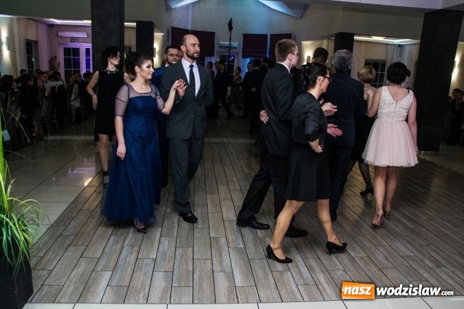 Zdjęcie w galerii na portalu naszwodzislaw.com: Tak na swojej studni&oacute;wce bawią się uczniowie LO w Rydułtowach wiadomości z regionu