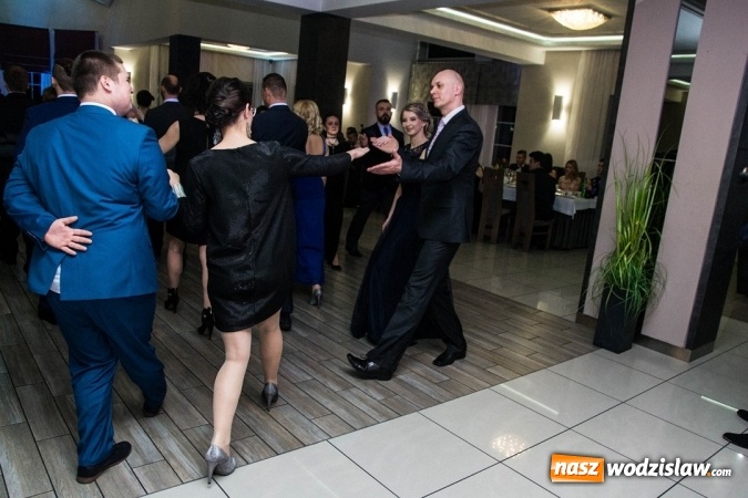 Zdjęcie w galerii na portalu naszwodzislaw.com: Tak na swojej studni&oacute;wce bawią się uczniowie LO w Rydułtowach wiadomości z regionu