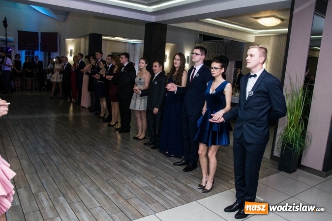 Zdjęcie w galerii na portalu naszwodzislaw.com: Tak na swojej studni&oacute;wce bawią się uczniowie LO w Rydułtowach wiadomości z regionu