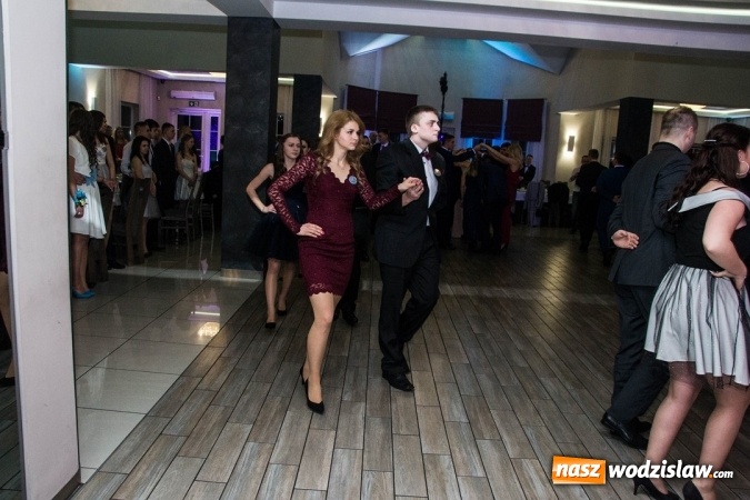 Zdjęcie w galerii na portalu naszwodzislaw.com: Tak na swojej studni&oacute;wce bawią się uczniowie LO w Rydułtowach wiadomości z regionu