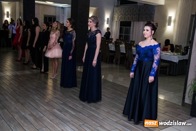 Zdjęcie w galerii na portalu naszwodzislaw.com: Tak na swojej studni&oacute;wce bawią się uczniowie LO w Rydułtowach wiadomości z regionu