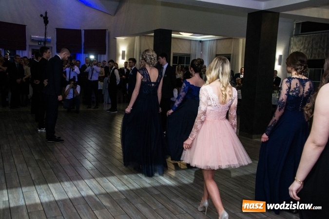 Zdjęcie w galerii na portalu naszwodzislaw.com: Tak na swojej studni&oacute;wce bawią się uczniowie LO w Rydułtowach wiadomości z regionu