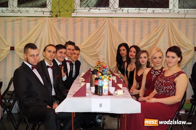 Zdjęcie w galerii na portalu naszwodzislaw.com: Studni&oacute;wka wodzisławskiego Ekonomika. Tak bawią się trzy klasy wiadomości z regionu