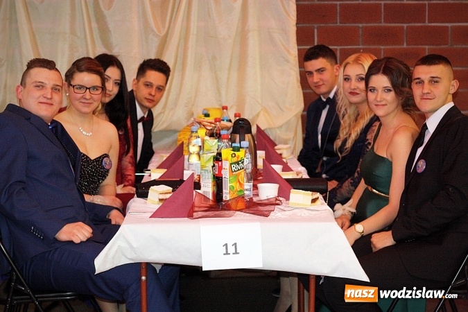 Zdjęcie w galerii na portalu naszwodzislaw.com: Studni&oacute;wka wodzisławskiego Ekonomika. Tak bawią się trzy klasy wiadomości z regionu