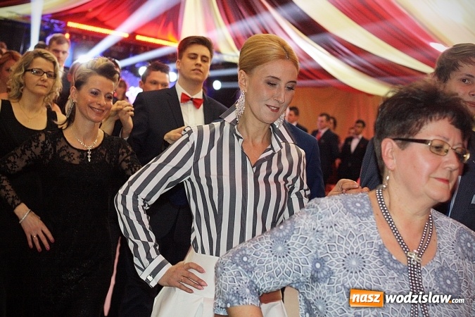 Zdjęcie w galerii na portalu naszwodzislaw.com: Studni&oacute;wka wodzisławskiego Ekonomika. Tak bawią się trzy klasy wiadomości z regionu