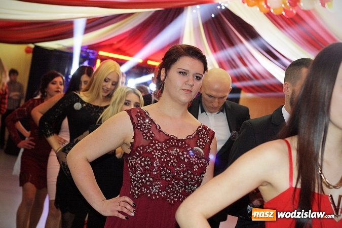 Zdjęcie w galerii na portalu naszwodzislaw.com: Studni&oacute;wka wodzisławskiego Ekonomika. Tak bawią się trzy klasy wiadomości z regionu