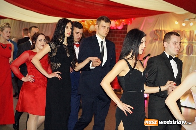 Zdjęcie w galerii na portalu naszwodzislaw.com: Studni&oacute;wka wodzisławskiego Ekonomika. Tak bawią się trzy klasy wiadomości z regionu