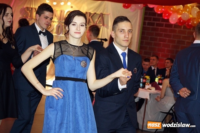 Zdjęcie w galerii na portalu naszwodzislaw.com: Studni&oacute;wka wodzisławskiego Ekonomika. Tak bawią się trzy klasy wiadomości z regionu