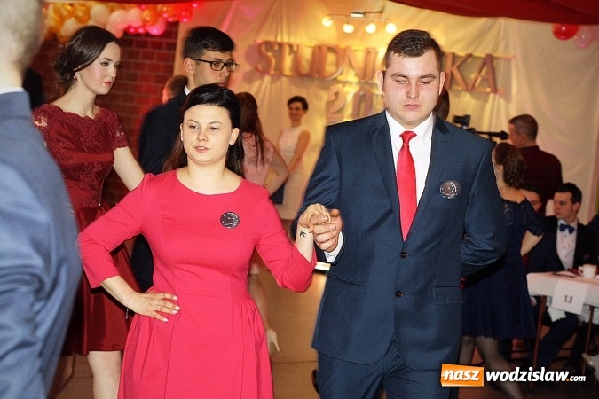 Zdjęcie w galerii na portalu naszwodzislaw.com: Studni&oacute;wka wodzisławskiego Ekonomika. Tak bawią się trzy klasy wiadomości z regionu