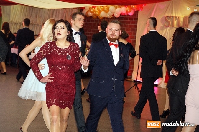 Zdjęcie w galerii na portalu naszwodzislaw.com: Studni&oacute;wka wodzisławskiego Ekonomika. Tak bawią się trzy klasy wiadomości z regionu