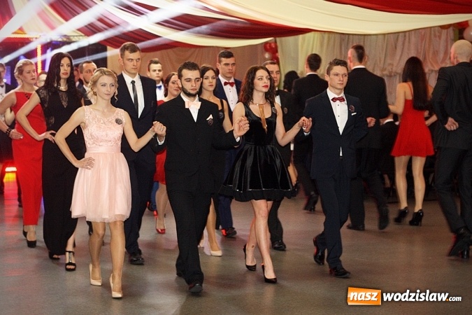 Zdjęcie w galerii na portalu naszwodzislaw.com: Studni&oacute;wka wodzisławskiego Ekonomika. Tak bawią się trzy klasy wiadomości z regionu