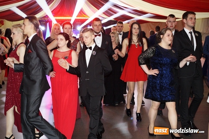 Zdjęcie w galerii na portalu naszwodzislaw.com: Studni&oacute;wka wodzisławskiego Ekonomika. Tak bawią się trzy klasy wiadomości z regionu