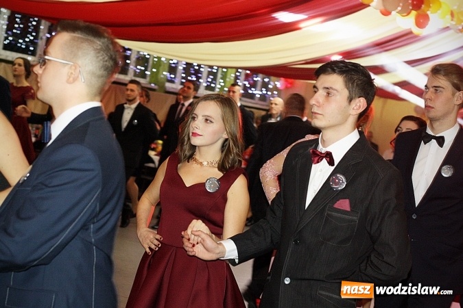 Zdjęcie w galerii na portalu naszwodzislaw.com: Studni&oacute;wka wodzisławskiego Ekonomika. Tak bawią się trzy klasy wiadomości z regionu