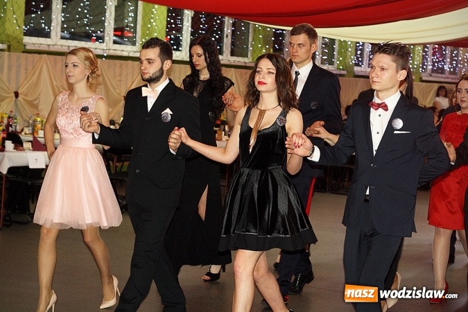 Zdjęcie w galerii na portalu naszwodzislaw.com: Studni&oacute;wka wodzisławskiego Ekonomika. Tak bawią się trzy klasy wiadomości z regionu