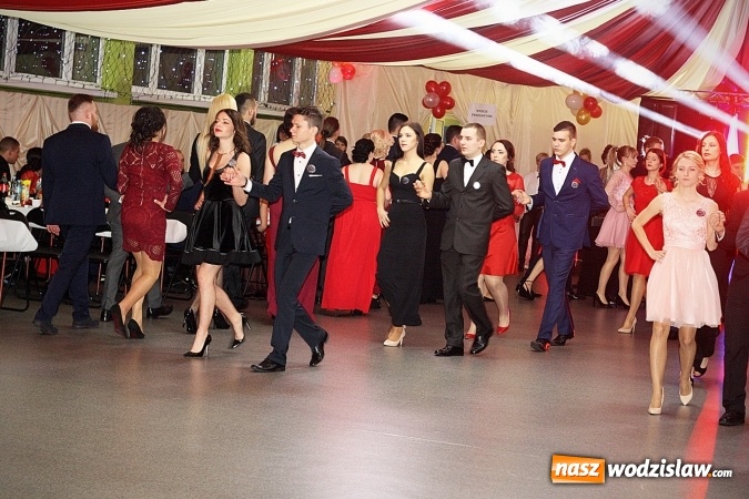 Zdjęcie w galerii na portalu naszwodzislaw.com: Studni&oacute;wka wodzisławskiego Ekonomika. Tak bawią się trzy klasy wiadomości z regionu