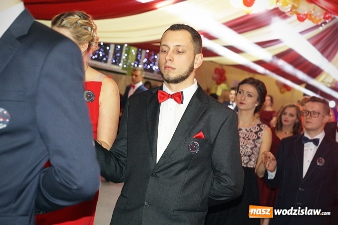 Zdjęcie w galerii na portalu naszwodzislaw.com: Studni&oacute;wka wodzisławskiego Ekonomika. Tak bawią się trzy klasy wiadomości z regionu