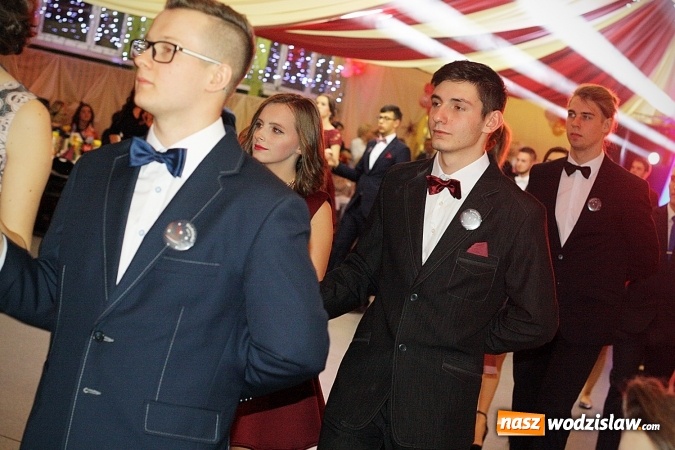 Zdjęcie w galerii na portalu naszwodzislaw.com: Studni&oacute;wka wodzisławskiego Ekonomika. Tak bawią się trzy klasy wiadomości z regionu