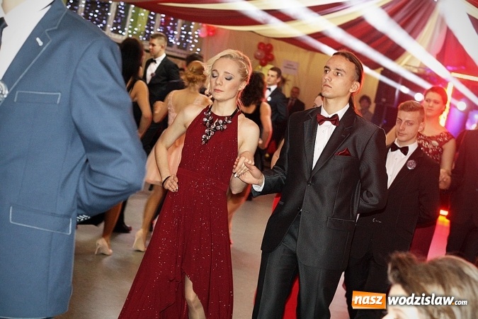 Zdjęcie w galerii na portalu naszwodzislaw.com: Studni&oacute;wka wodzisławskiego Ekonomika. Tak bawią się trzy klasy wiadomości z regionu