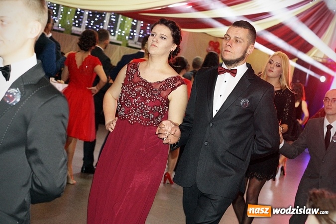 Zdjęcie w galerii na portalu naszwodzislaw.com: Studni&oacute;wka wodzisławskiego Ekonomika. Tak bawią się trzy klasy wiadomości z regionu