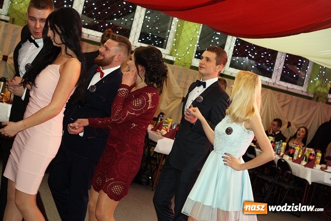 Zdjęcie w galerii na portalu naszwodzislaw.com: Studni&oacute;wka wodzisławskiego Ekonomika. Tak bawią się trzy klasy wiadomości z regionu