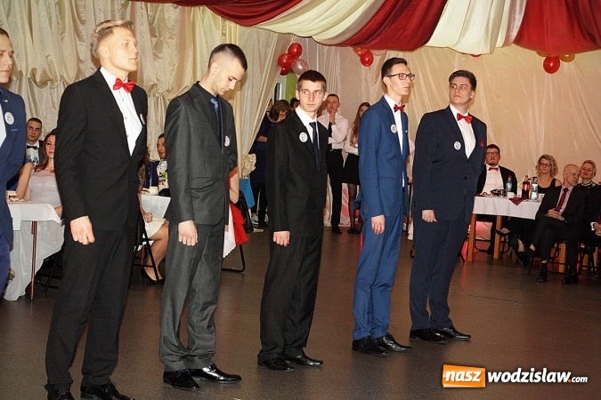 Zdjęcie w galerii na portalu naszwodzislaw.com: Studni&oacute;wka wodzisławskiego Ekonomika. Tak bawią się trzy klasy wiadomości z regionu