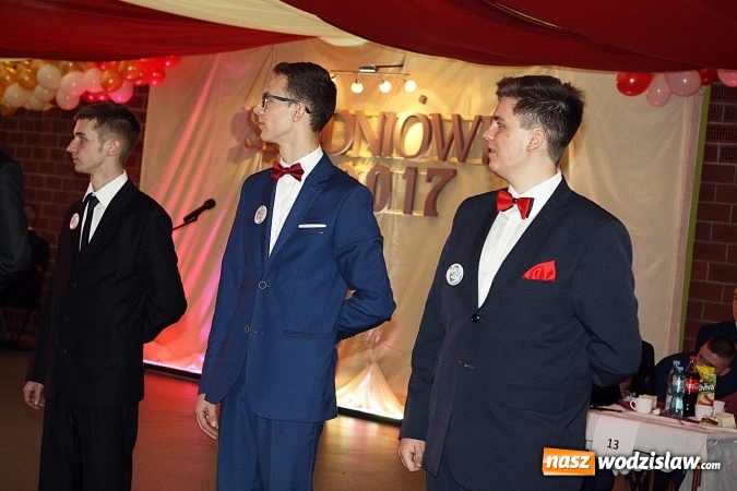 Zdjęcie w galerii na portalu naszwodzislaw.com: Studni&oacute;wka wodzisławskiego Ekonomika. Tak bawią się trzy klasy wiadomości z regionu