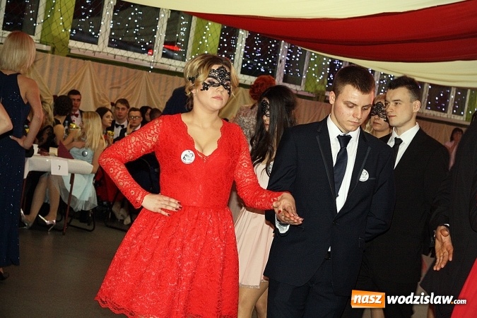 Zdjęcie w galerii na portalu naszwodzislaw.com: Studni&oacute;wka wodzisławskiego Ekonomika. Tak bawią się trzy klasy wiadomości z regionu