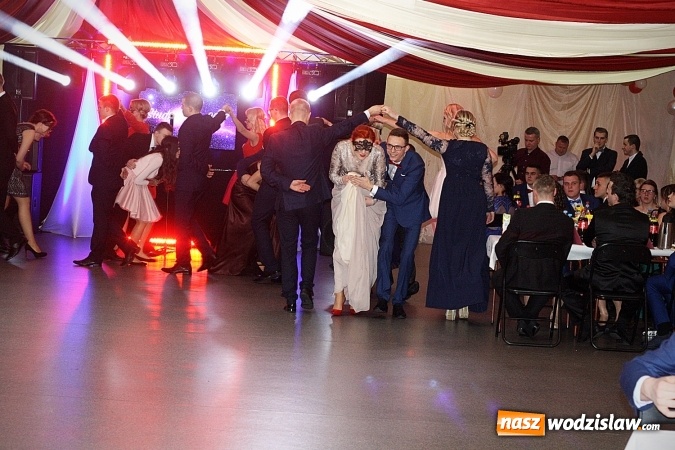 Zdjęcie w galerii na portalu naszwodzislaw.com: Studni&oacute;wka wodzisławskiego Ekonomika. Tak bawią się trzy klasy wiadomości z regionu