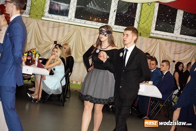 Zdjęcie w galerii na portalu naszwodzislaw.com: Studni&oacute;wka wodzisławskiego Ekonomika. Tak bawią się trzy klasy wiadomości z regionu