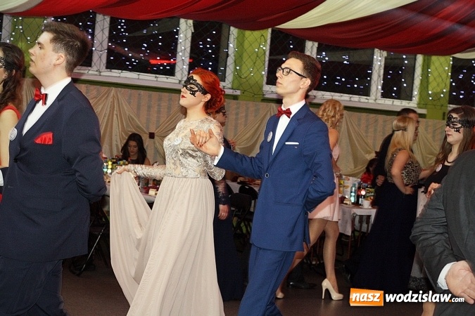 Zdjęcie w galerii na portalu naszwodzislaw.com: Studni&oacute;wka wodzisławskiego Ekonomika. Tak bawią się trzy klasy wiadomości z regionu