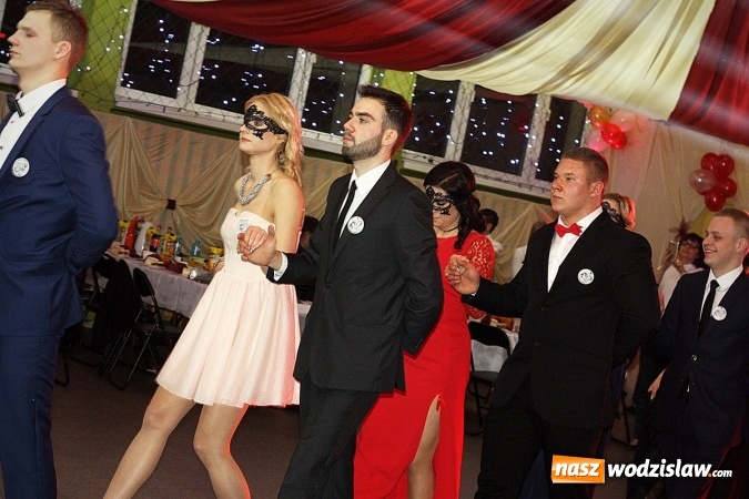 Zdjęcie w galerii na portalu naszwodzislaw.com: Studni&oacute;wka wodzisławskiego Ekonomika. Tak bawią się trzy klasy wiadomości z regionu