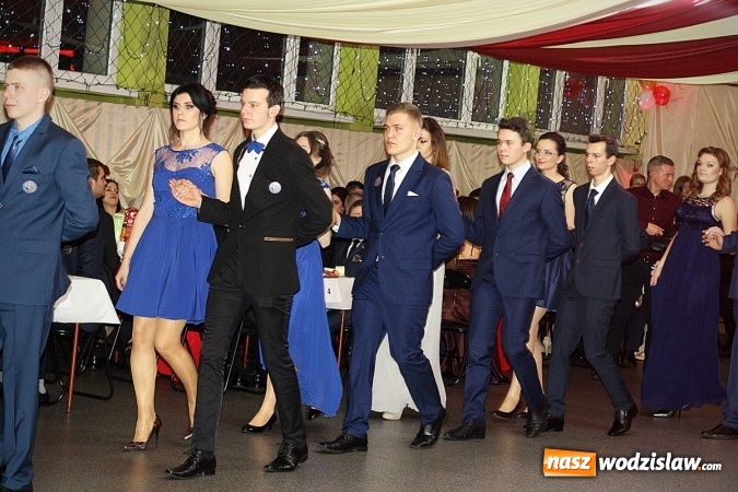 Zdjęcie w galerii na portalu naszwodzislaw.com: Studni&oacute;wka wodzisławskiego Ekonomika. Tak bawią się trzy klasy wiadomości z regionu