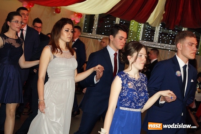 Zdjęcie w galerii na portalu naszwodzislaw.com: Studni&oacute;wka wodzisławskiego Ekonomika. Tak bawią się trzy klasy wiadomości z regionu